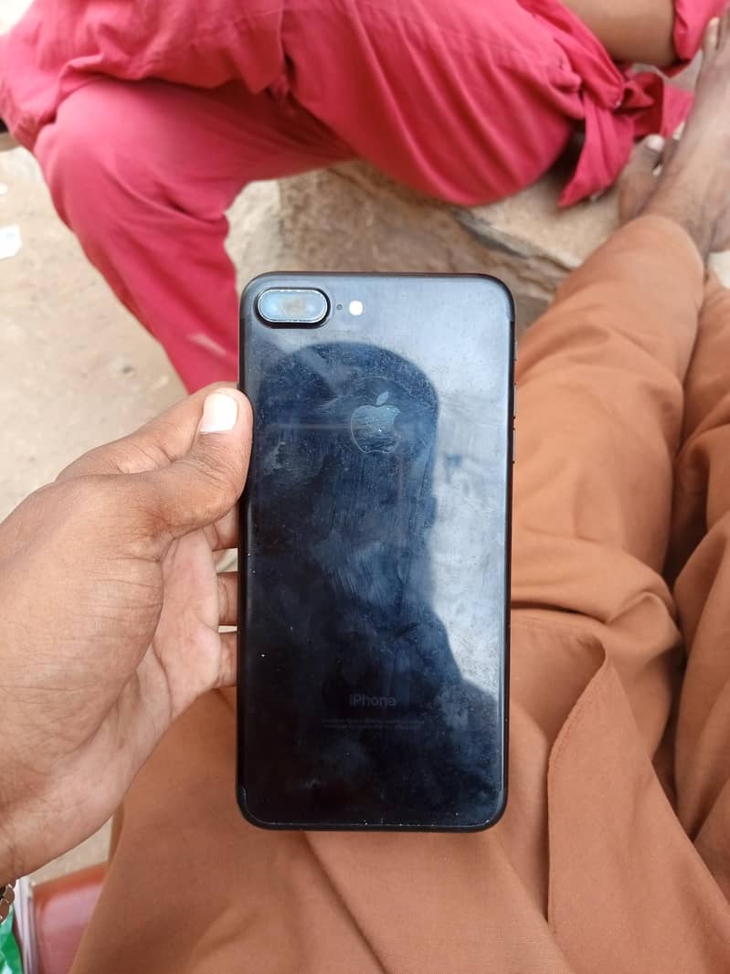 Apple iPhone 7 Plus 0