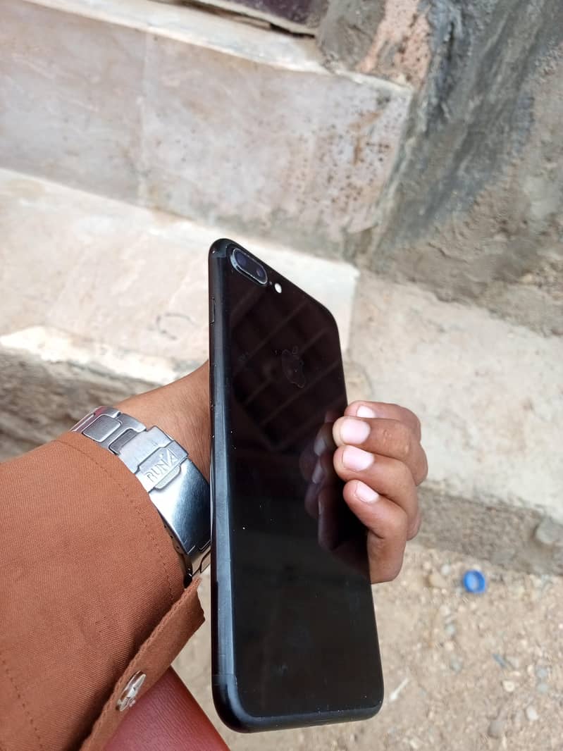 Apple iPhone 7 Plus 5