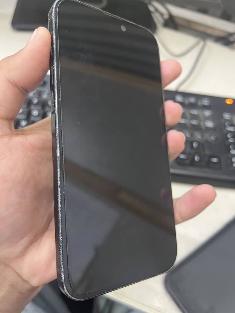 Apple iPhone 16 Plus 4