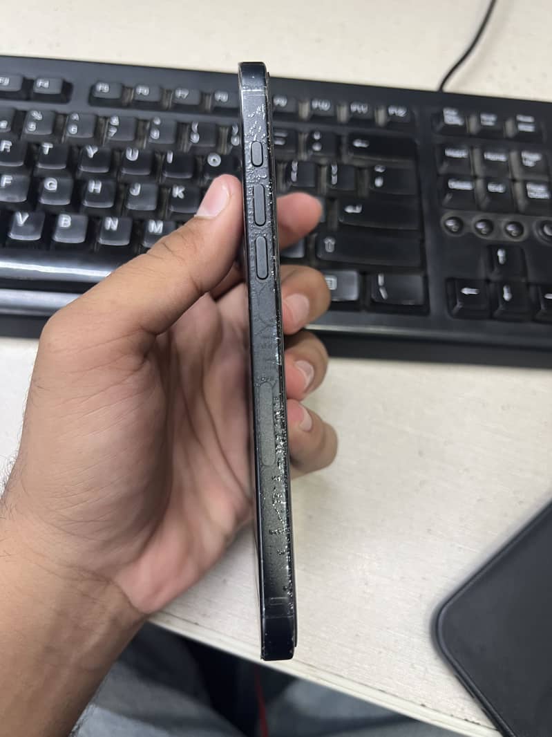 Apple iPhone 16 Plus 3