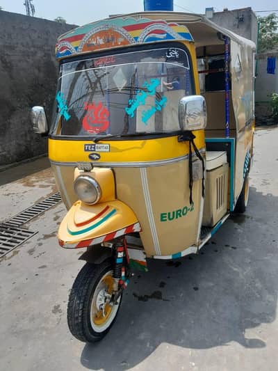 auto CNG riksha