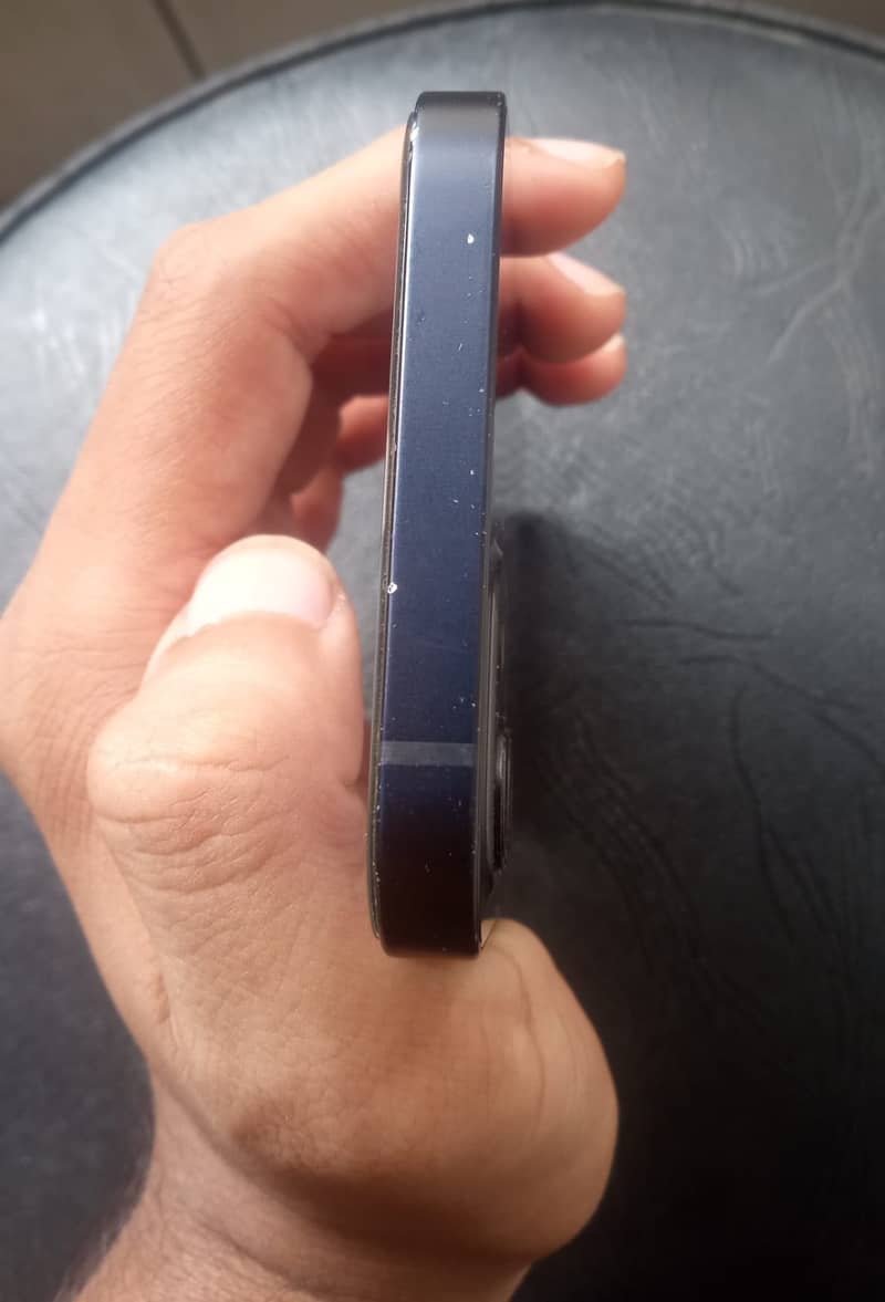 Apple iPhone 12 1