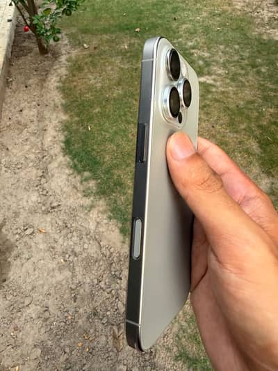 Apple iPhone 16 Pro