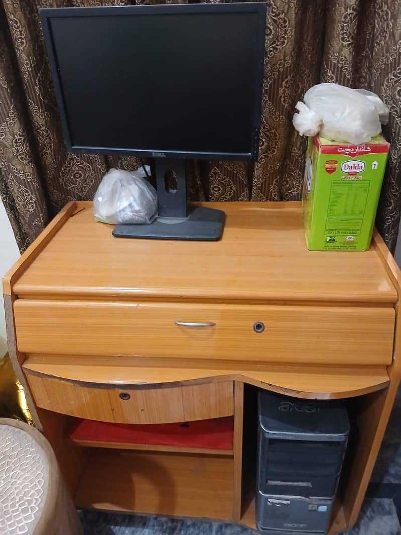 Computer Table 1