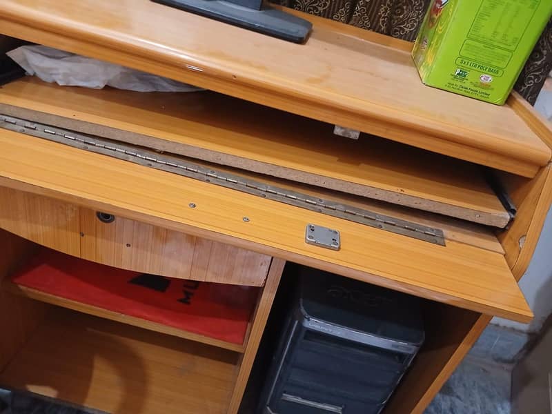 Computer Table 2