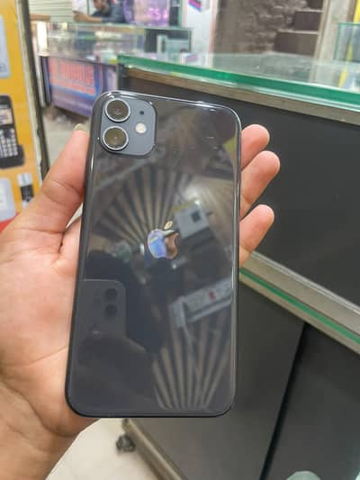 iphone 11  128 GB  MDM LOCK FIRST PAPER  condition 10/10 WATER  pack