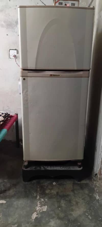 Dawlance medium fridge