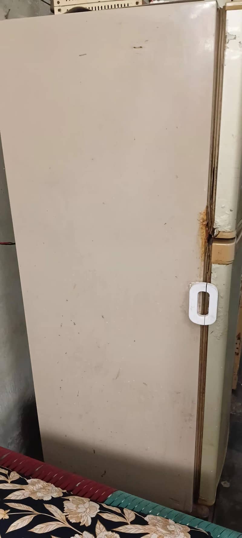Dawlance medium fridge 1