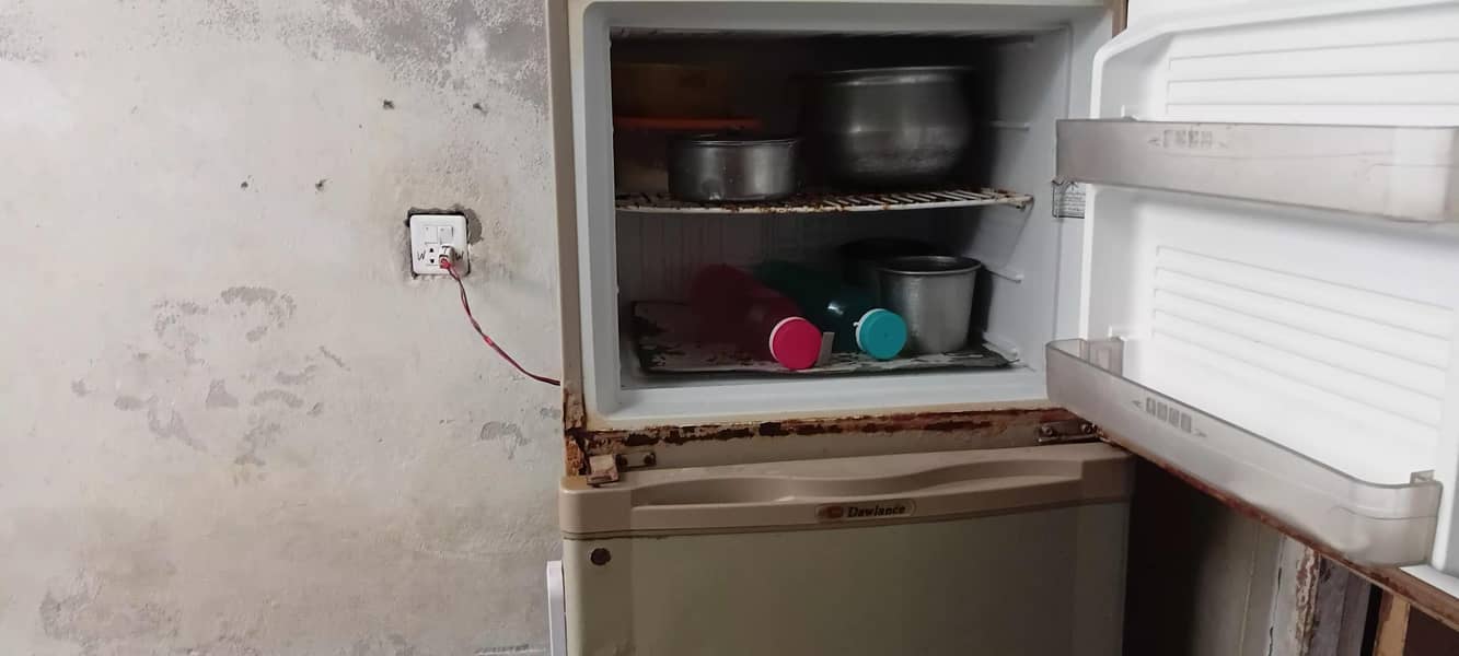 Dawlance medium fridge 3