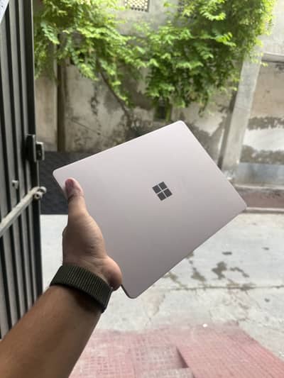 microsoft surface laptop go | i5-10th | 8gb 256 ssd | 4k tuch display