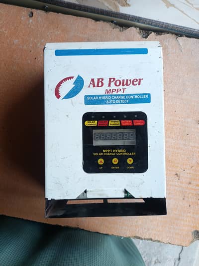MPPT Solar charge Controller 12v / 24 v automatic
