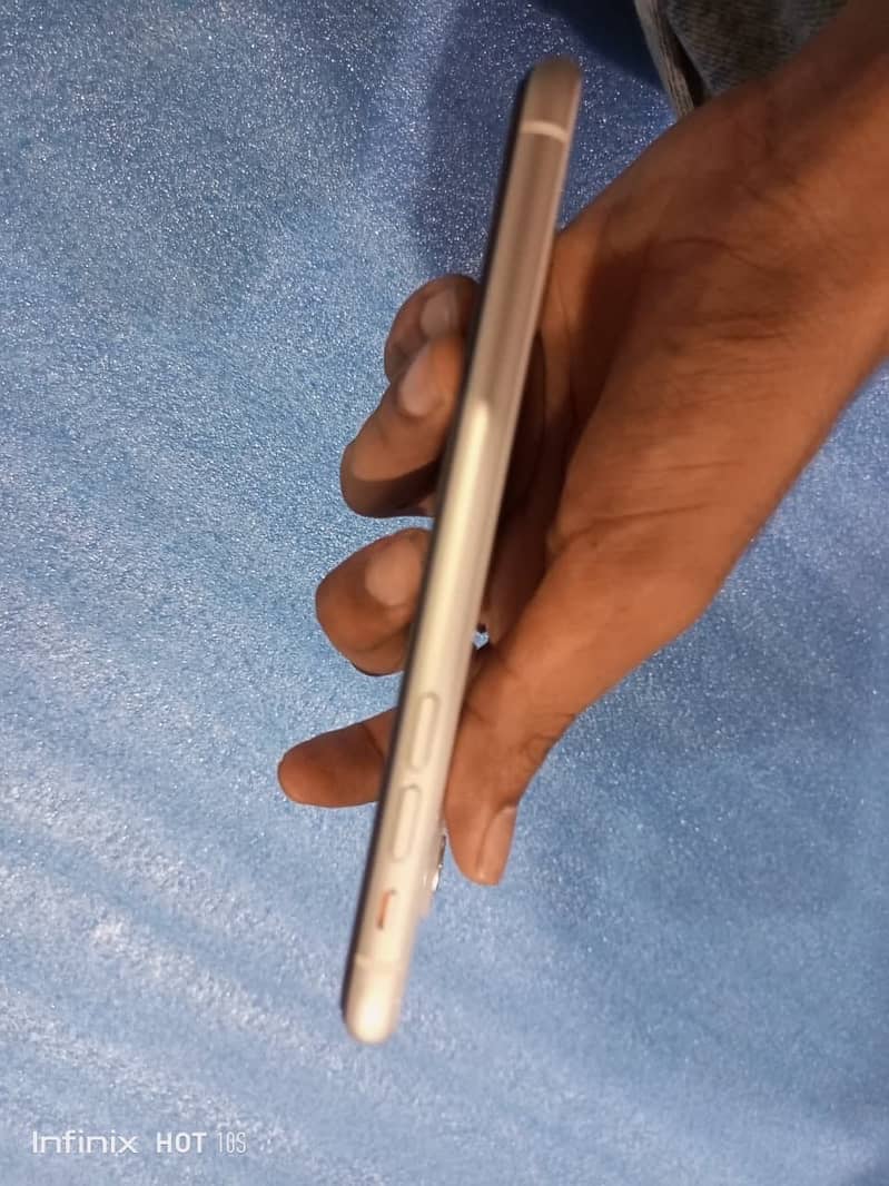 Apple iPhone 11 2