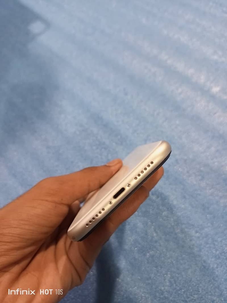 Apple iPhone 11 6