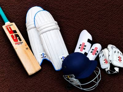 Complete Hardball Cricket Kit with Bag - Excellent Condition