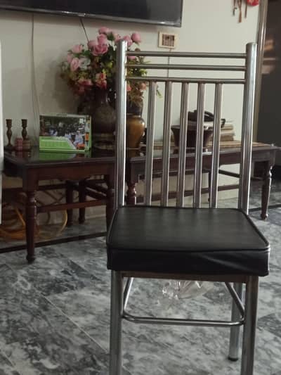 iron chair 4