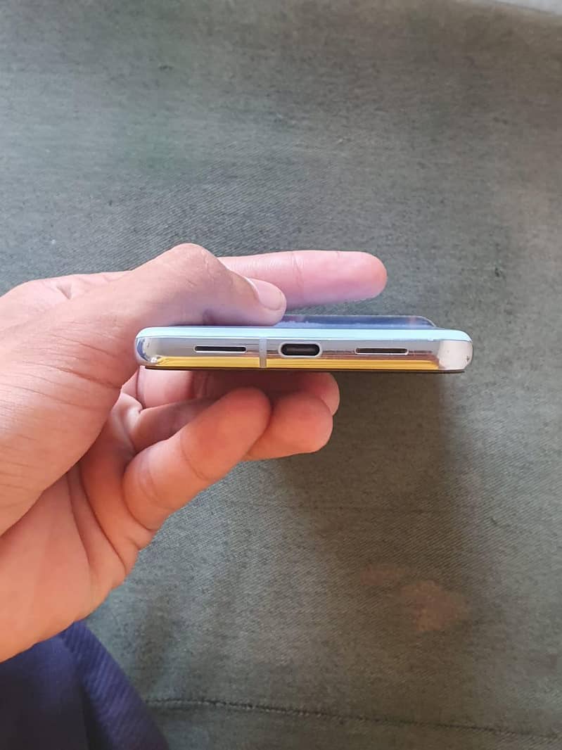 Google Pixel 8 Pro 4