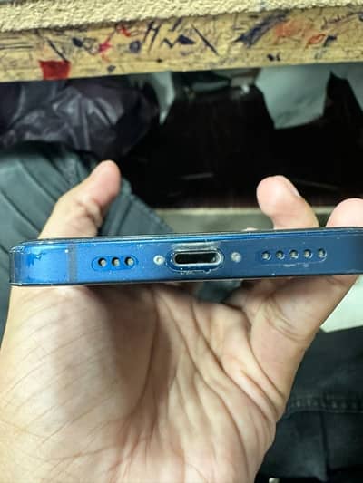 Apple iPhone 12