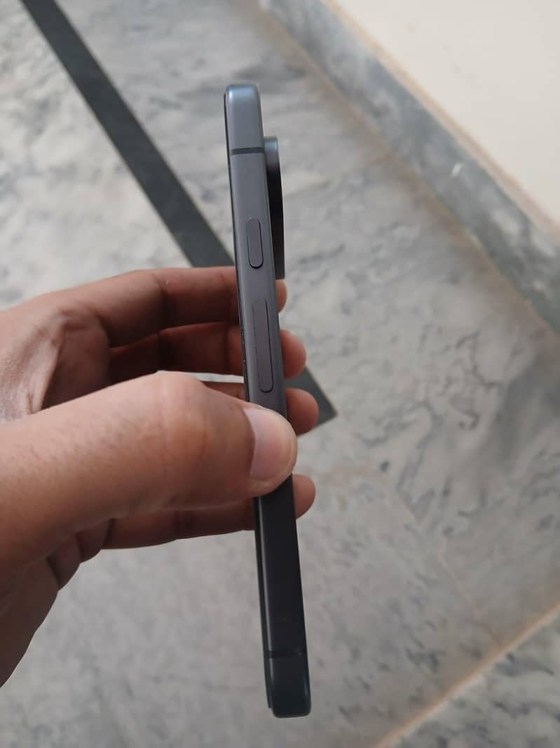 Google Pixel 9 5