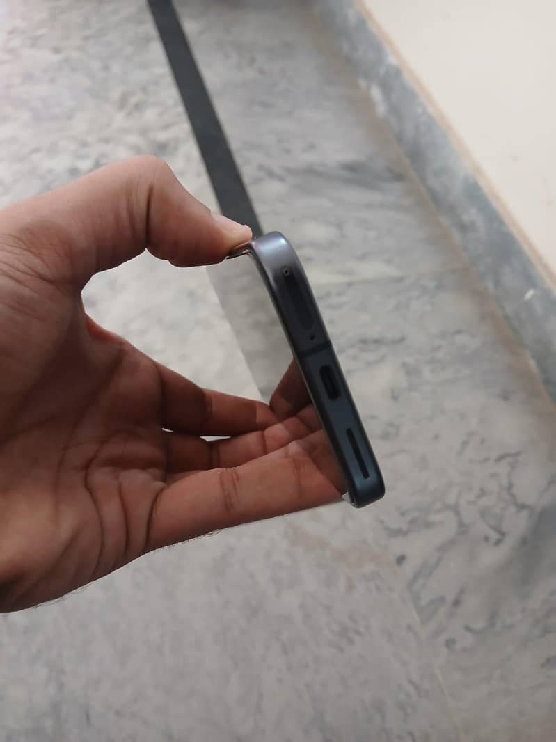 Google Pixel 9 6