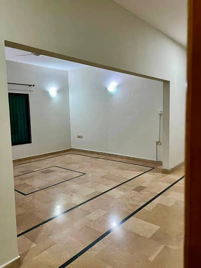 Bukhari 3 Bedrooms Upper Portion