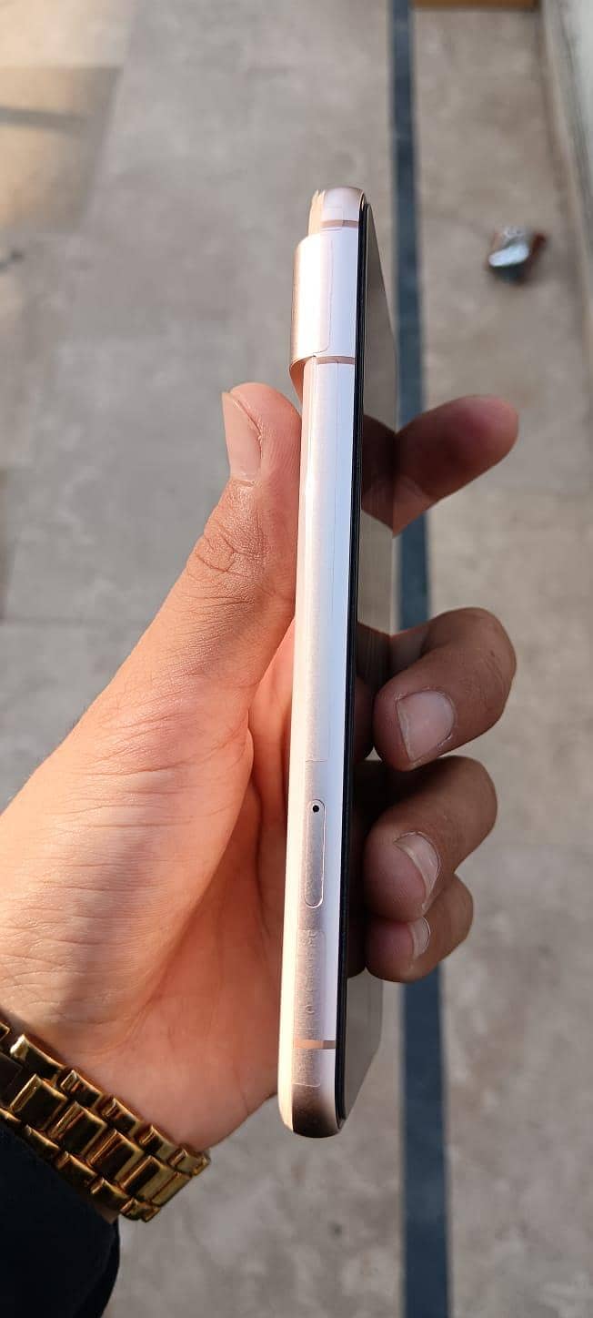 Google Pixel 8 2