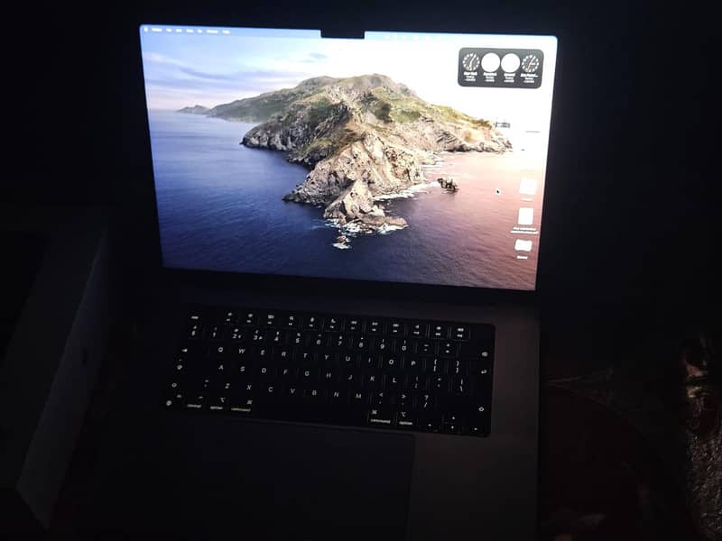 Apple MacBook Pro M2 1