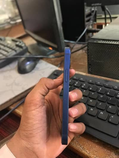 iPhone 12 mini JV 64 GB exchange with good device sath cash bhi dunga