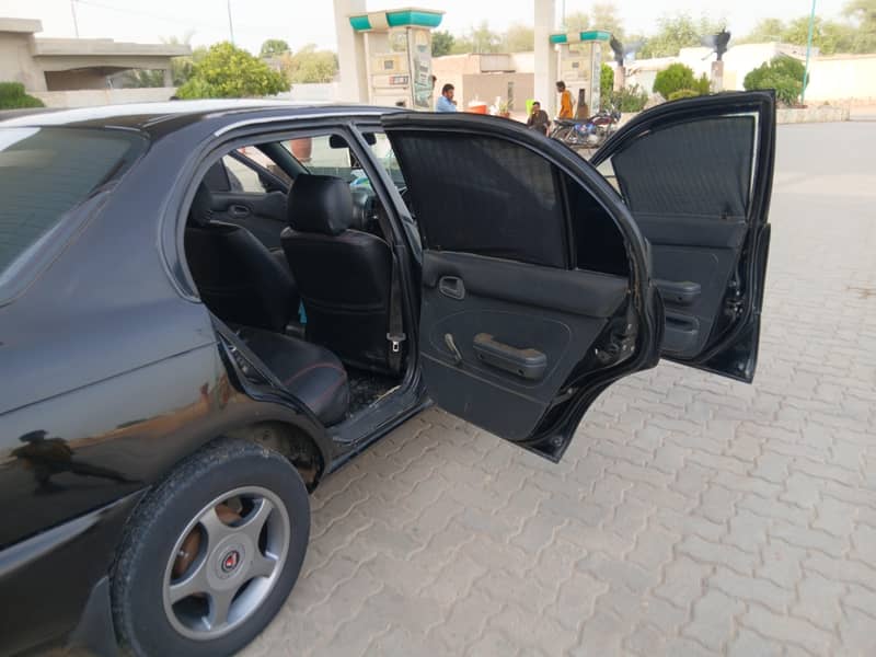 2.0D Saloon 9
