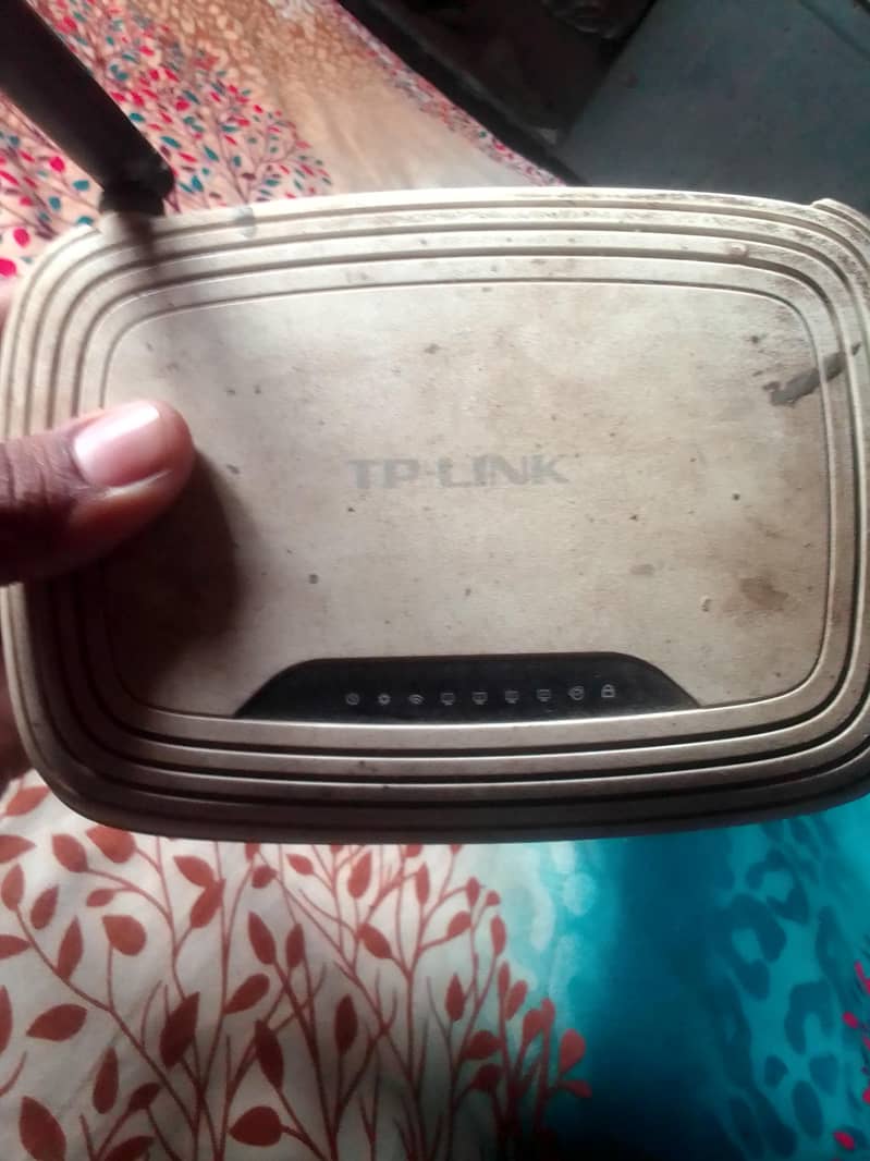 TP LiNK router available 0