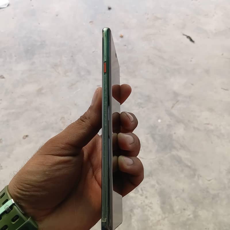 Tecno CAMON 40 Pro 1