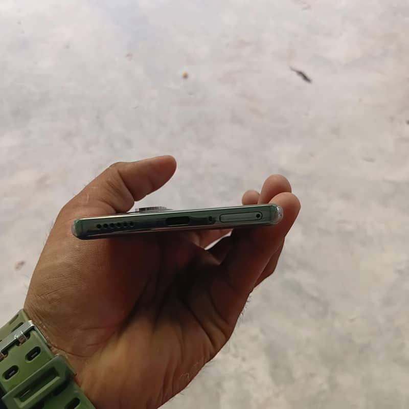Tecno CAMON 40 Pro 4