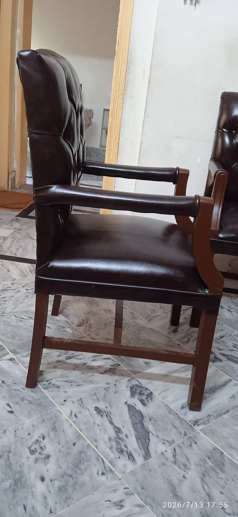 2xChairs 1
