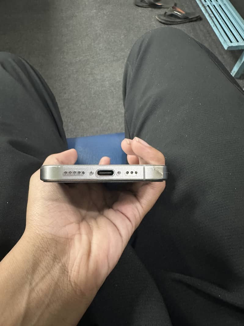 iPhone 15 pro 0