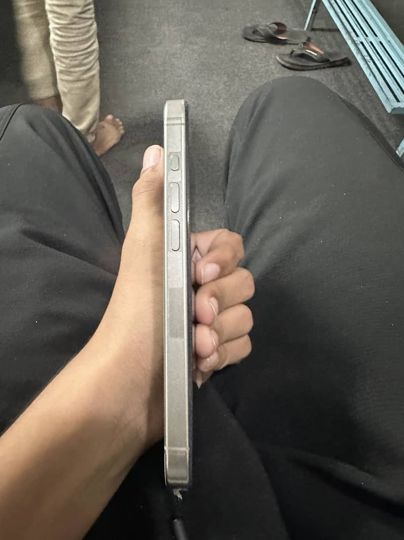 iPhone 15 pro 2