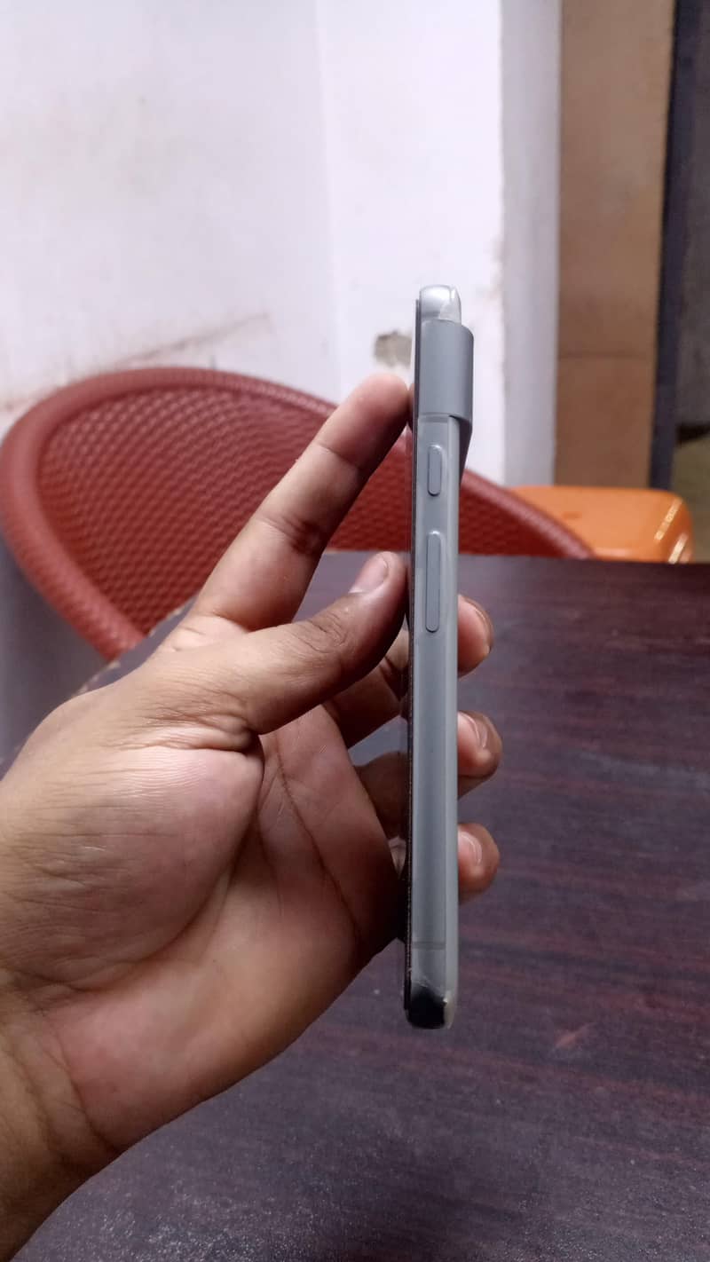 Google Pixel 8 2