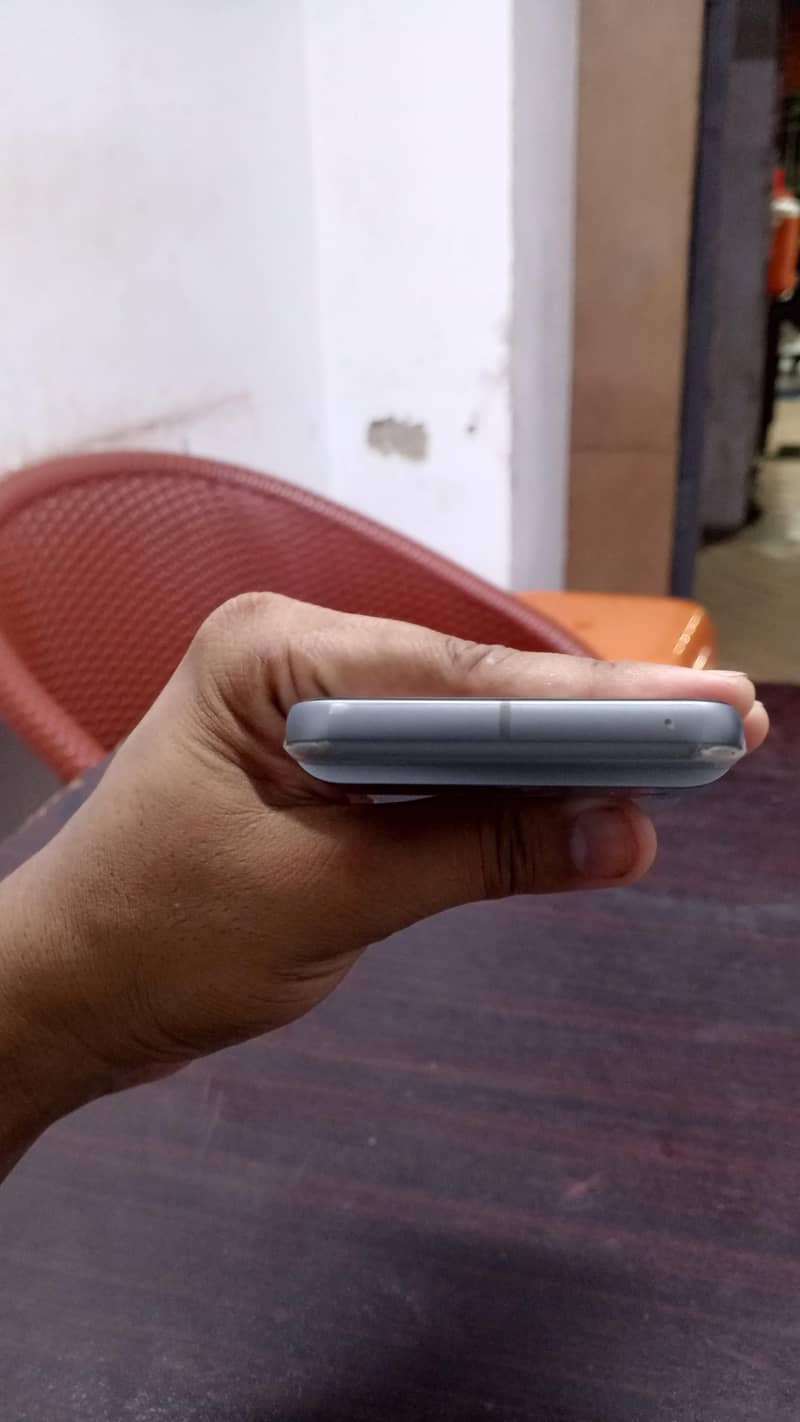 Google Pixel 8 5