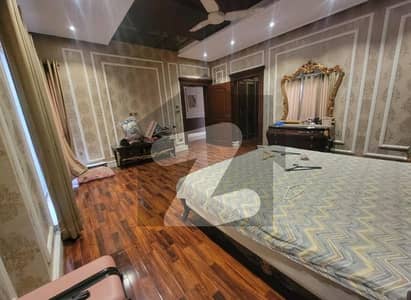 Luxurious 1 Kanal Double Unit House for Sale - Near Park & Mosque in Bahria Town Lahore