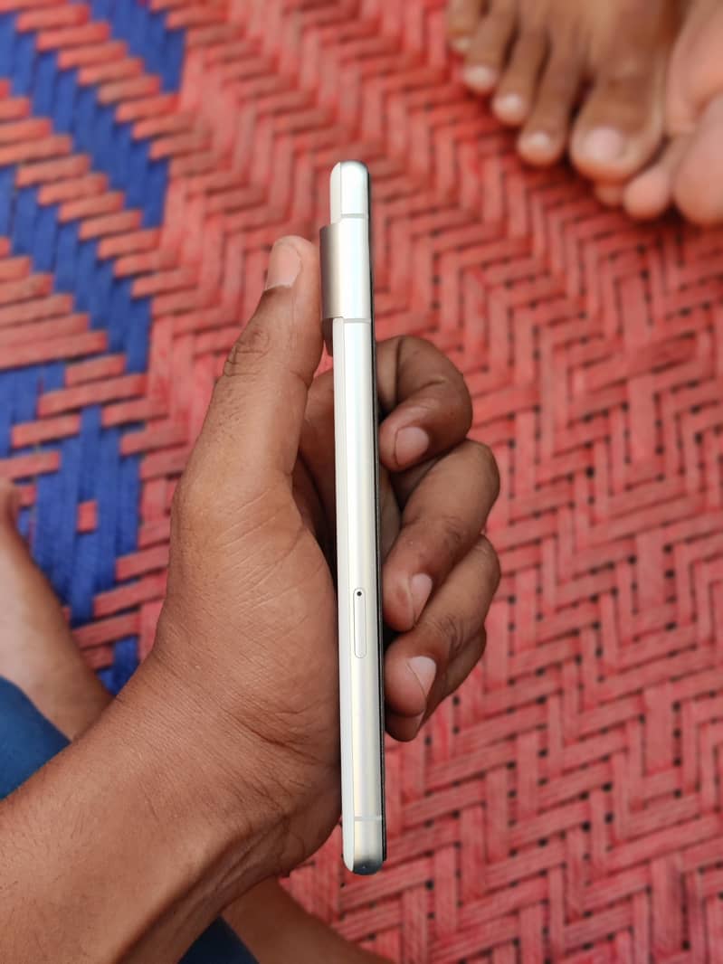 Google Pixel 7 5