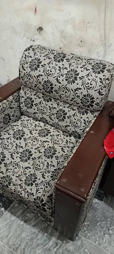 2 single hein or 3 seater hy