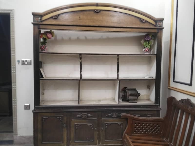 showcase and dressing table 0