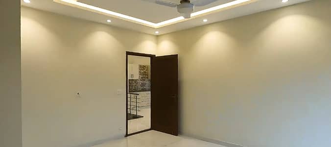 5.5 Marla House Is Available For Sale In SAMANABAD Lahore