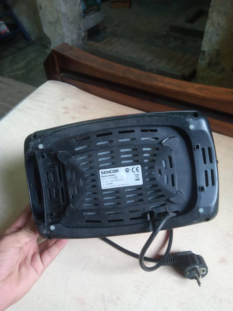 Electric toaster 3