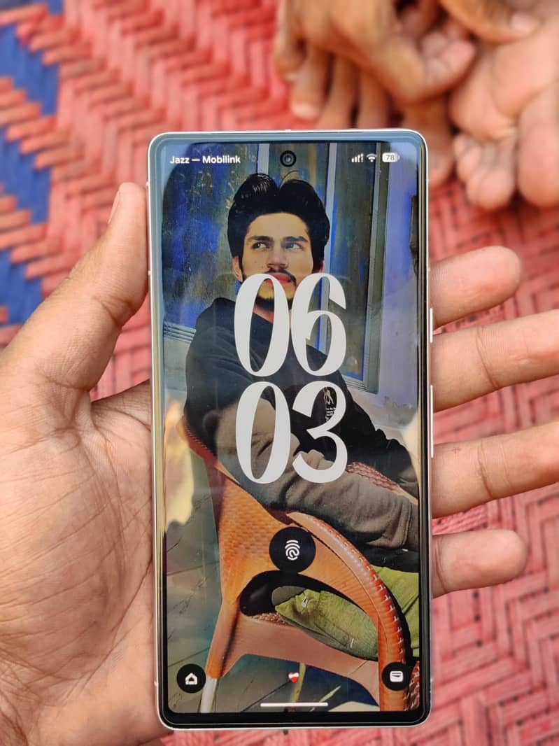Google Pixel 7 4