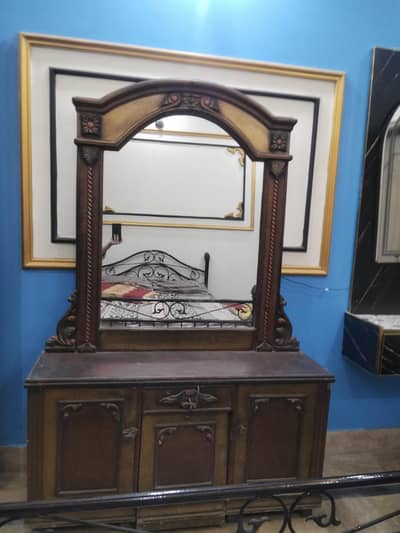 dressing table