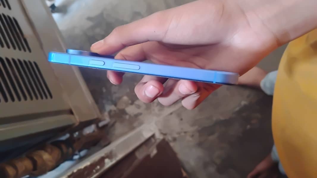 Google Pixel 10 3