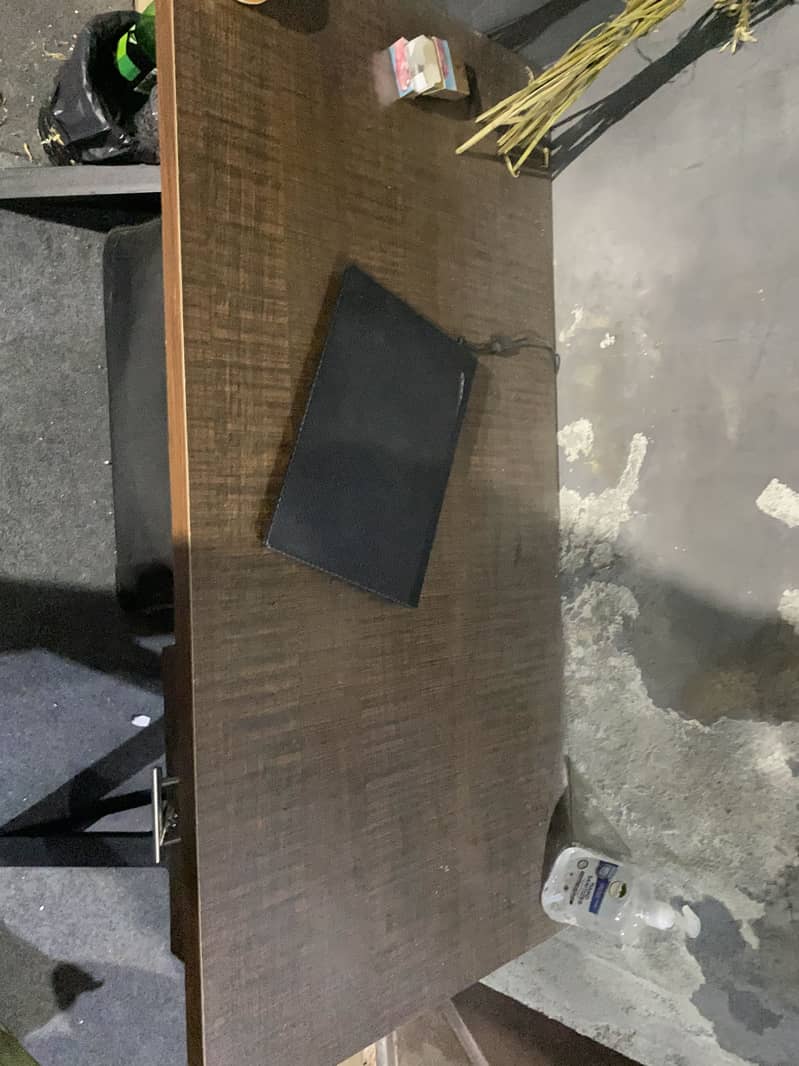 working table / study table slightly used 10/10 condition 0