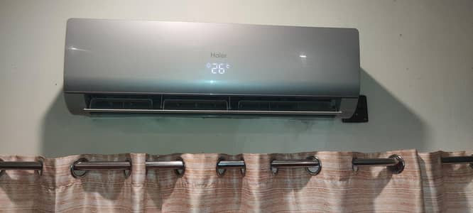 HAIER 410 GASS 60% ENERGY SAVER HEAT & COOL GENUN AC WORKING ON 2YER U