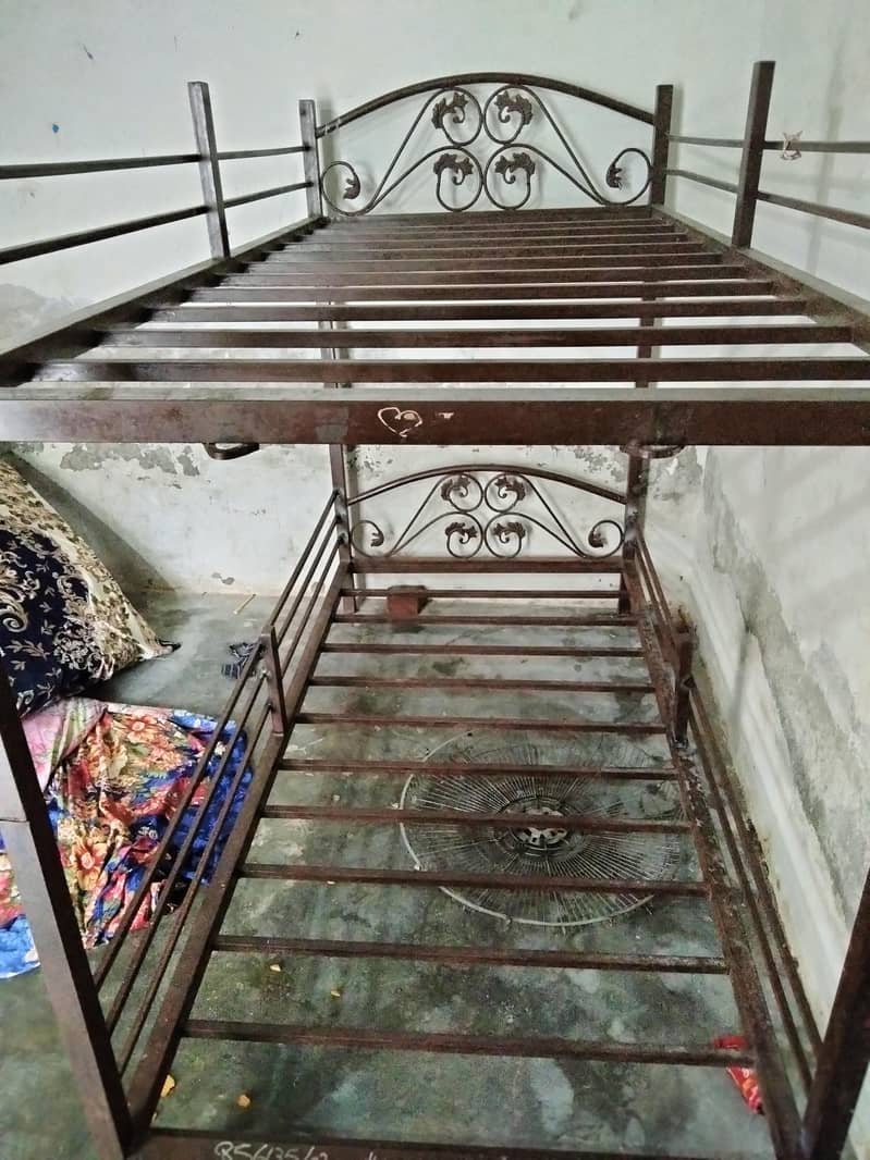 dubble iron bed 2