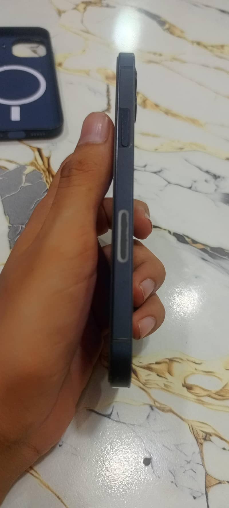 Apple iPhone 12 3