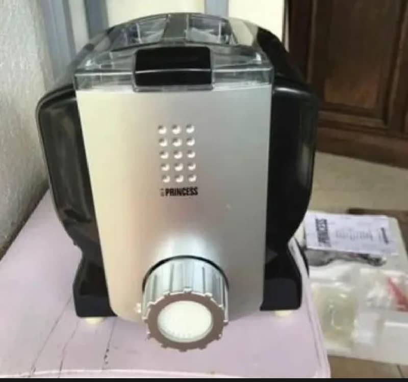 Automatic pasta machine 4